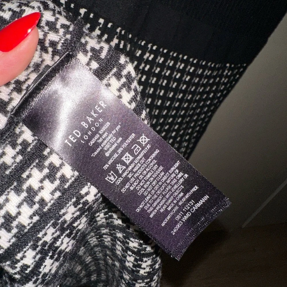 Ted Baker Carmann Knit Skater Black and White Dress Size 2